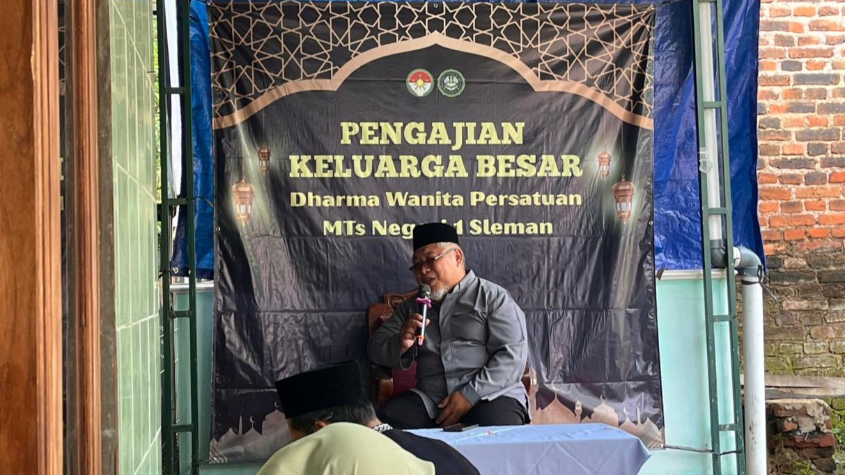 Belajar Syukur dari Ujian, Pengajian Dharma Wanita MTsN 1 Sleman Angkat Pesan Ketenangan Hati