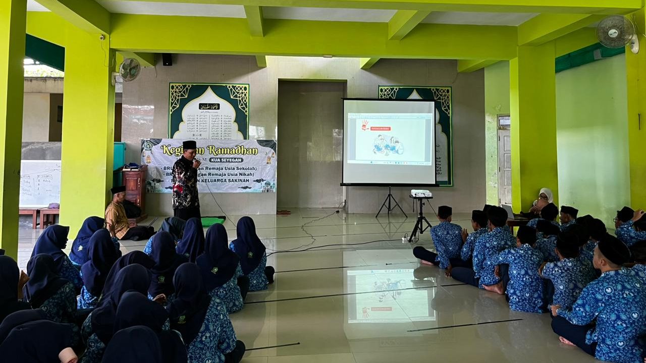 KUA Seyegan Kenalkan Bimbingan Remaja Usia Sekolah kepada Siswa Kelas IX MTsN 1 Sleman