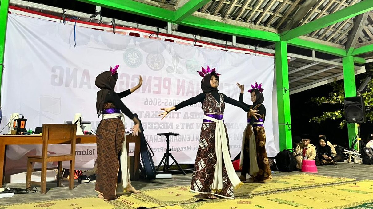 12 Regu Terpilih Tampilkan Kreativitas di Malam Pentas Seni LT 1 MTsN 1 Sleman