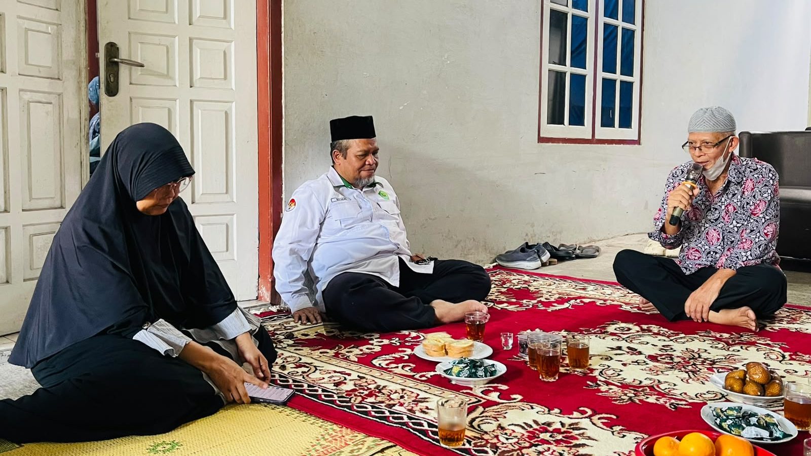 Ibu Titiek Bagikan Pengalaman Haji dalam Silaturahim Haji MTSN 1 Sleman