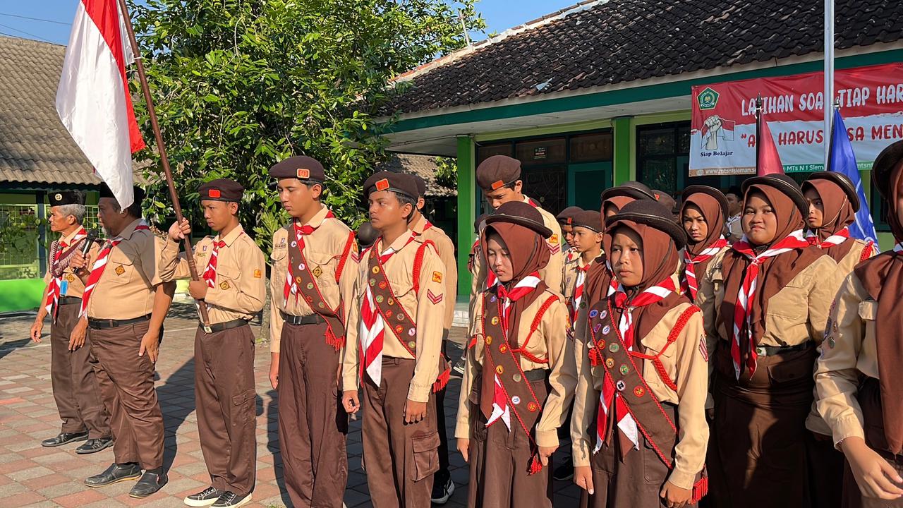 Empat Murid MTsN 1 Sleman Dilantik Menjadi Pramuka Penggalang Rakit, Siap Menuju Pramuka Garuda