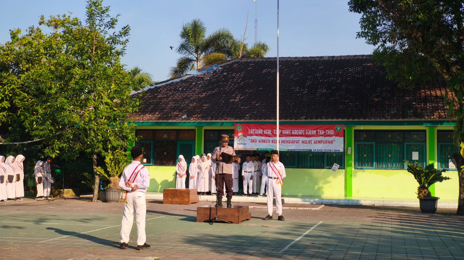Upacara Bendera di MTsN 1 Sleman Diakhiri Deklarasi Pelajar Damai, Polisi Ajak Murid Jauhi Kenakalan Remaja
