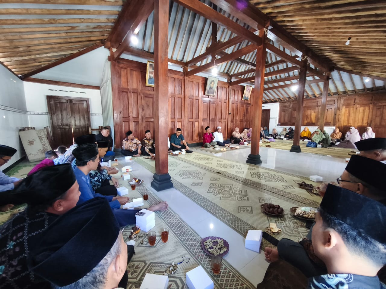 Pengajian Dharma Wanita MTsN 1 Sleman, Keluarga Guru dan Pegawai Ikuti Kajian Bersama