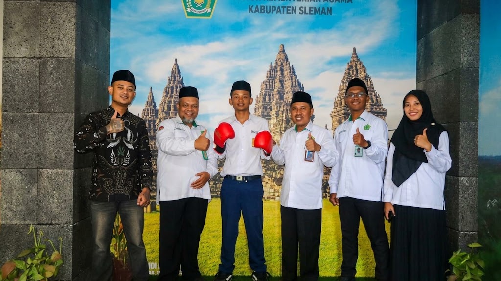 Jelang Kejurnas Tinju 2026, Atlet MTsN 1 Sleman Terima Dukungan Kakan Kemenag